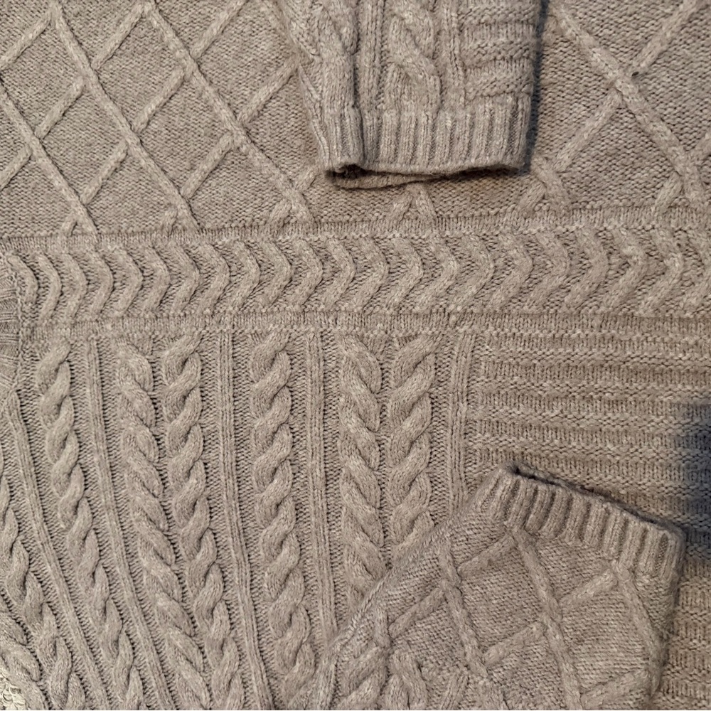 Abercrombie & Fitch Beige Cable Knit Sweater - Picture 6 of 9